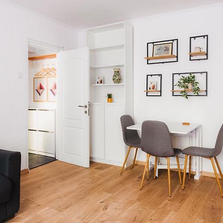 Cozy Apartment Ultracentral Universitate Square Bukares Bagian luar foto