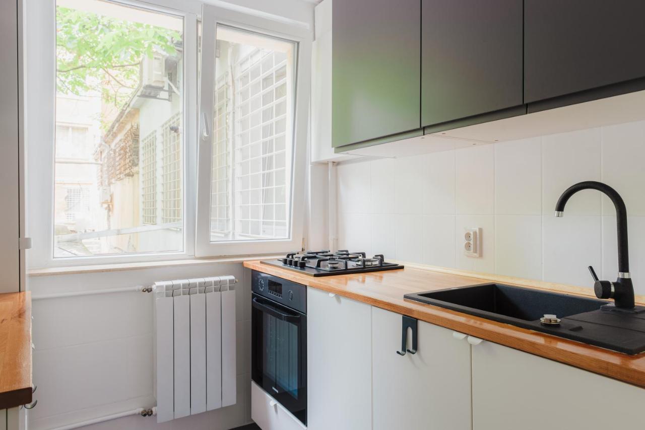 Cozy Apartment Ultracentral Universitate Square Bukares Bagian luar foto