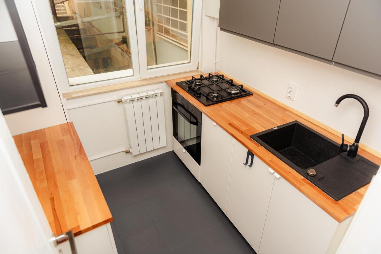 Cozy Apartment Ultracentral Universitate Square Bukares Bagian luar foto